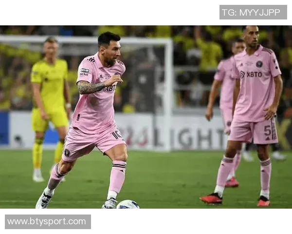 芝加哥队精准传中助攻雷诺兹轻松打空门迈阿密再遭逆转